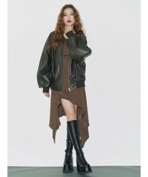 EVRIS(エヴリス)の「ロングチャンキーヒールブーツ(ブーツ・レディース・ベージュ/ブラック・SMALL/MEDIUM/LARGE)」の14枚目の写真