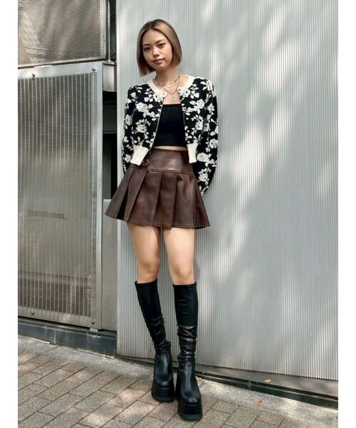 EVRIS(エヴリス)の「ロングチャンキーヒールブーツ(ブーツ・レディース・ベージュ/ブラック・SMALL/MEDIUM/LARGE)」の21枚目の写真