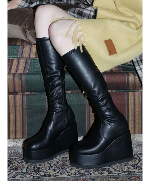 EVRIS(エヴリス)の「ロングチャンキーヒールブーツ(ブーツ・レディース・ベージュ/ブラック・SMALL/MEDIUM/LARGE)」の22枚目の写真