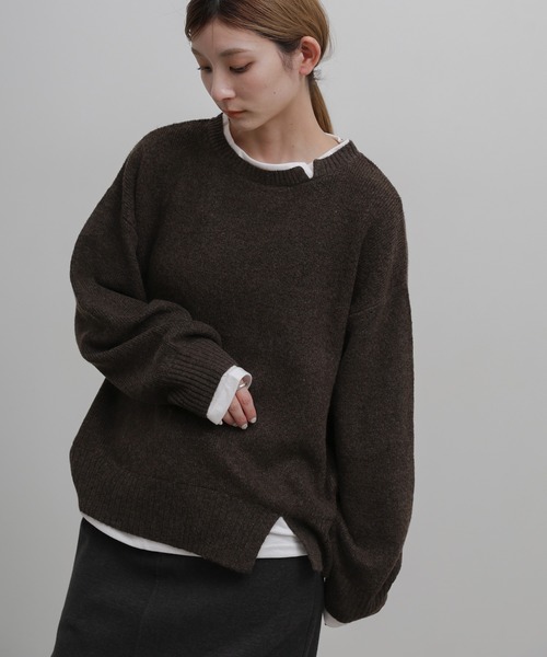 select MOCA(セレクトモカ)の「レイヤードライククルーネックニット(ニット/セーター・レディース・チャコールグレー/ブラウン/アイボリー・FREE)」の3枚目の写真