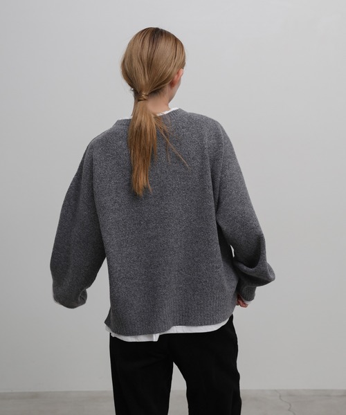 select MOCA(セレクトモカ)の「レイヤードライククルーネックニット(ニット/セーター・レディース・チャコールグレー/ブラウン/アイボリー・FREE)」の18枚目の写真