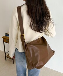 fredy emue | フェイクレザービッグショルダーバッグ(ショルダーバッグ)