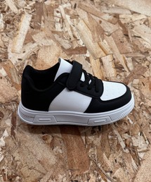 SHISKY（シスキー）の「キッズ　スニーカー　ローカット　ベルクロ　シューズ（スニーカー）」