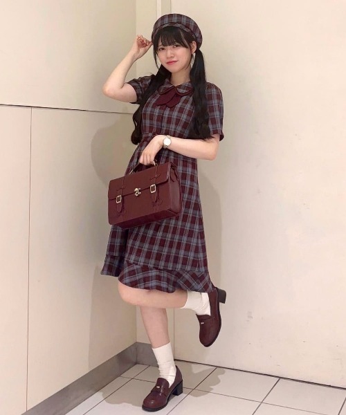 F i.n.t（フィント）の「別珍リボンベレー帽（ハンチング/ベレー帽・レディース・ブラック/ボルドー/ホワイト×ブラック・FREE）」の21枚目の写真