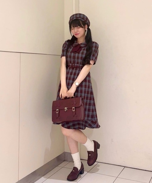 F i.n.t（フィント）の「別珍リボンベレー帽（ハンチング/ベレー帽・レディース・ブラック/ボルドー/ホワイト×ブラック・FREE）」の22枚目の写真