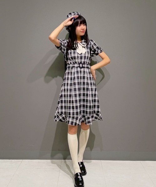 F i.n.t（フィント）の「別珍リボンベレー帽（ハンチング/ベレー帽・レディース・ブラック/ボルドー/ホワイト×ブラック・FREE）」の4枚目の写真