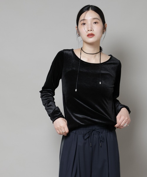 NANO universe(ナノユニバース)の「前後2wayベロアカットトップス(セットアップ可)(Tシャツ/カットソー・レディース・ブラック/レッド系その他/グリーン系その他4・FREE)」の2枚目の写真