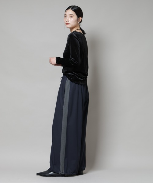 NANO universe(ナノユニバース)の「前後2wayベロアカットトップス(セットアップ可)(Tシャツ/カットソー・レディース・ブラック/レッド系その他/グリーン系その他4・FREE)」の21枚目の写真