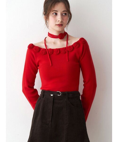 CALNAMUR（カルナムール）の「3Dローズチョーカー付きニット（ニット/セーター・レディース・レッド/グレー/ブラック・FREE）」の3枚目の写真