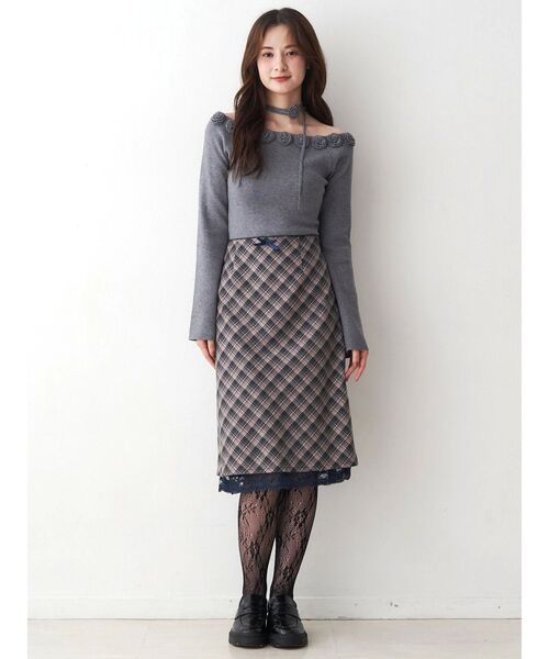 CALNAMUR（カルナムール）の「3Dローズチョーカー付きニット（ニット/セーター・レディース・レッド/グレー/ブラック・FREE）」の9枚目の写真