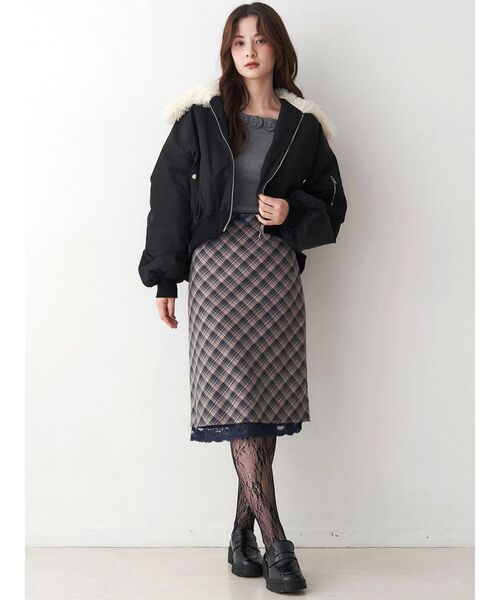 CALNAMUR（カルナムール）の「3Dローズチョーカー付きニット（ニット/セーター・レディース・レッド/グレー/ブラック・FREE）」の22枚目の写真