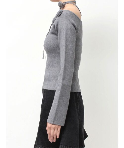 CALNAMUR（カルナムール）の「3Dローズチョーカー付きニット（ニット/セーター・レディース・レッド/グレー/ブラック・FREE）」の16枚目の写真