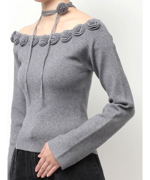 CALNAMUR（カルナムール）の「3Dローズチョーカー付きニット（ニット/セーター・レディース・レッド/グレー/ブラック・FREE）」の13枚目の写真