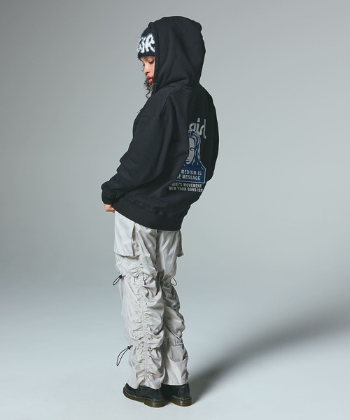 X-girl（エックスガール）の「SIGNATURE LOGO SHAGGY BEANIE（ニットキャップ/ビーニー・レディース・ブラック/ライトブルー/ブラウン・ONE SIZE）」の5枚目の写真