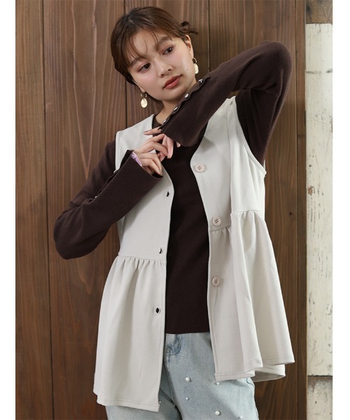 fifth（フィフス）の「Vネックペプラムベスト（ベスト・レディース・チャコールグレー/ブラック/ブルーグレー/ベージュ・M/L）」の4枚目の写真