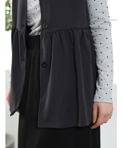 fifth（フィフス）の「Vネックペプラムベスト（ベスト・レディース・チャコールグレー/ブラック/ブルーグレー/ベージュ・M/L）」の12枚目の写真