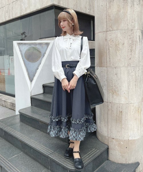 F i.n.t（フィント）の「タイ付きロングポイントカラーシャツ（シャツ/ブラウス・レディース・オフホワイト/ライトベージュ・FREE）」の3枚目の写真