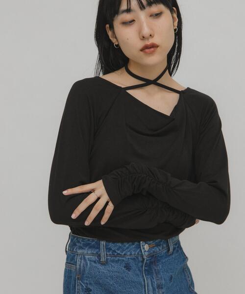 KBF（ケイビーエフ）の「ドレープリボントップス（Tシャツ/カットソー・レディース・アイボリー/ブラック/チャコールグレー・ONE）」の2枚目の写真