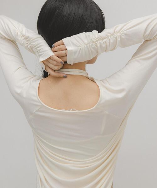 KBF（ケイビーエフ）の「ドレープリボントップス（Tシャツ/カットソー・レディース・アイボリー/ブラック/チャコールグレー・ONE）」の6枚目の写真