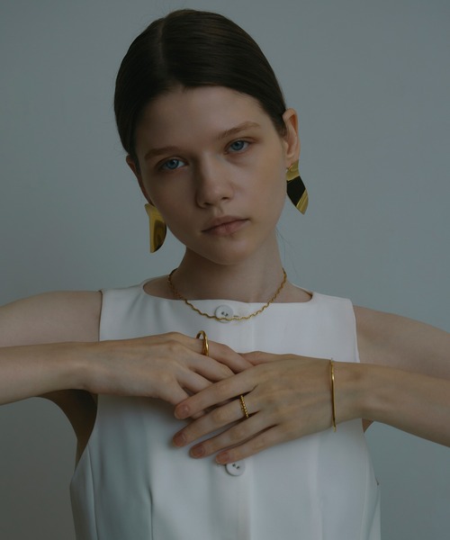 CENE（セネ）の「【CENE】セネ/ニュアンスモールディングピアス（ピアス（両耳用）・レディース・ゴールド/シルバー・FREE）」の7枚目の写真