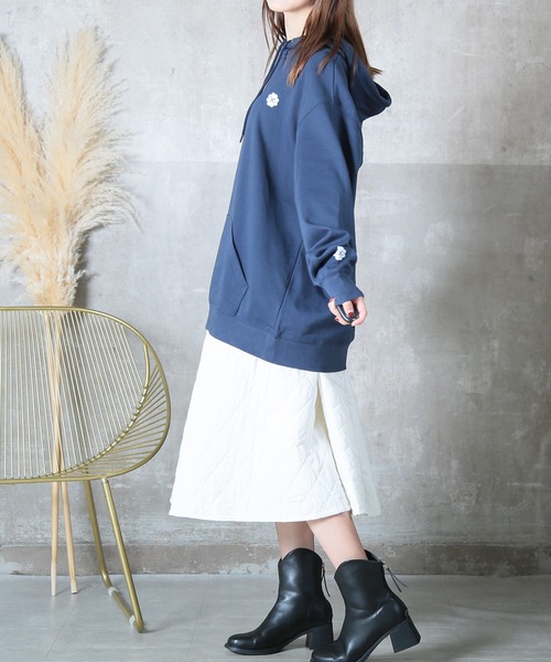 CLOVER DEPOT(クローバーデポ)の「「NOT型崩れ」ゆるパーカー/フード付きロゴスウェット(CLOVER DEPOT)(スウェット・レディース・グリーン/ベージュ/ネイビー/ブラック・M/L/XL)」の8枚目の写真