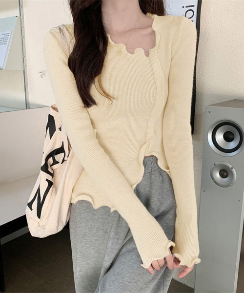 Miniministore(ミニミニストア)の「メロウフリルニット フロントスリット秋服(ニット/セーター・レディース・ホワイト/ベージュ/ブラック・FREE)」の4枚目の写真