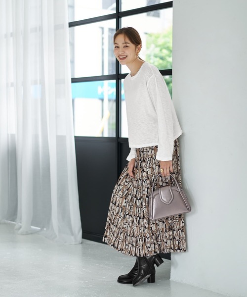 STYLE DELI(スタイルデリ)の「こなれたスラブ生地の下腹丈長袖Tシャツ(Tシャツ/カットソー・レディース・カーキ/ホワイト・FREE)」の3枚目の写真