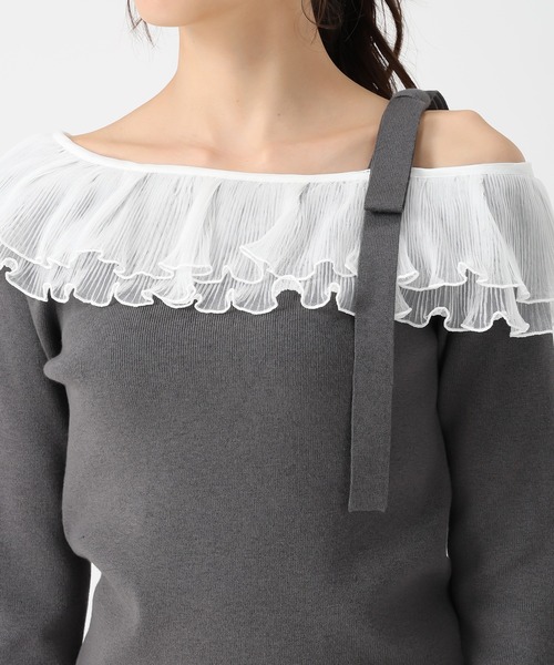 31 Sons de mode（トランテアン　ソン　ドゥ　モード）の「2025秋冬新作 肩リボンアシメフリルニット（ニット/セーター・レディース・ブラック/オフホワイト/チャコールグレー・ﾌﾘ-）」の12枚目の写真