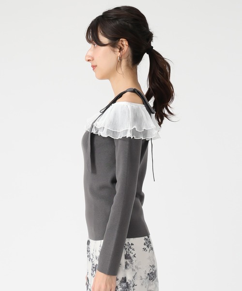 31 Sons de mode（トランテアン　ソン　ドゥ　モード）の「2025秋冬新作 肩リボンアシメフリルニット（ニット/セーター・レディース・ブラック/オフホワイト/チャコールグレー・ﾌﾘ-）」の8枚目の写真