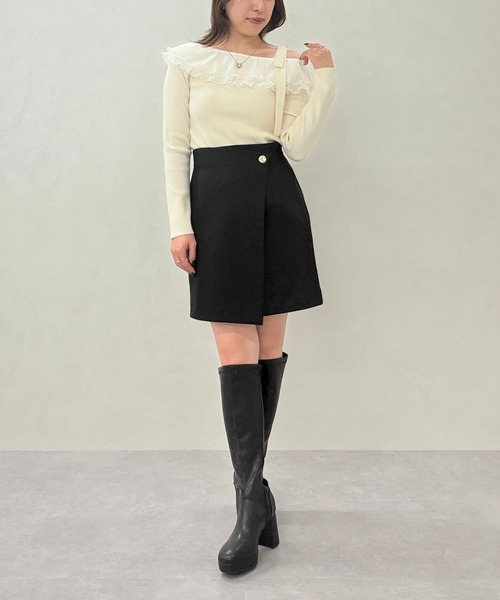 31 Sons de mode（トランテアン　ソン　ドゥ　モード）の「2025秋冬新作 肩リボンアシメフリルニット（ニット/セーター・レディース・ブラック/オフホワイト/チャコールグレー・ﾌﾘ-）」の5枚目の写真