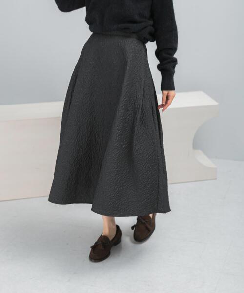 URBAN RESEARCH ROSSO WOMEN（アーバンリサーチ　ロッソ）の「ジャガードサイドタックフレアスカート（スカート・レディース・ブラック・36/38）」の2枚目の写真