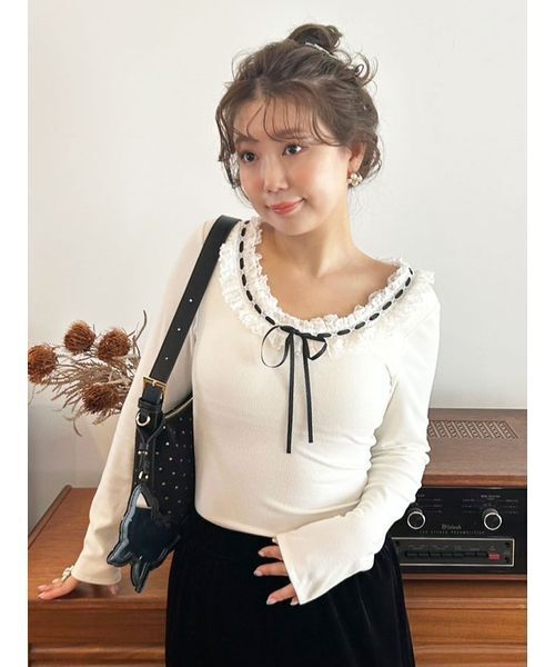 LILY BROWN(リリーブラウン)の「【LILY BROWN Lingerie】フリルレースボディスーツ(Tシャツ/カットソー・レディース・ホワイト/グレー/ブラック・F)」の2枚目の写真