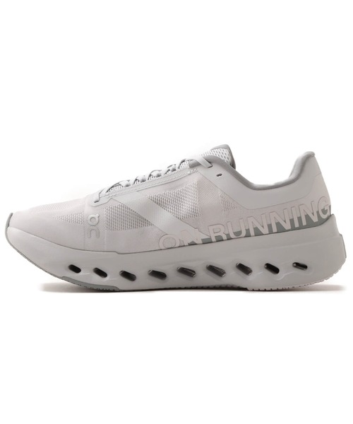 On（オン）の「On Cloudsurfer Next 1 M / オン クラウドサーファー ネクスト 1 M（スニーカー・メンズ・ライトグレー・25.5cm/26.0cm/26.5cm/27.0cm/27.5cm/28.0cm/28.5cm/29.0cm/30.0cm）」の5枚目の写真