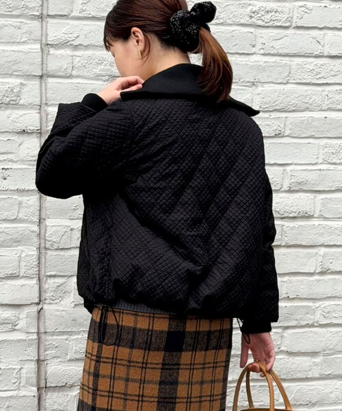 MICO COULIER（ミコクリエ）の「エンボスキルトジャケット（ブルゾン・レディース・ブラック/オフホワイト・38）」の15枚目の写真