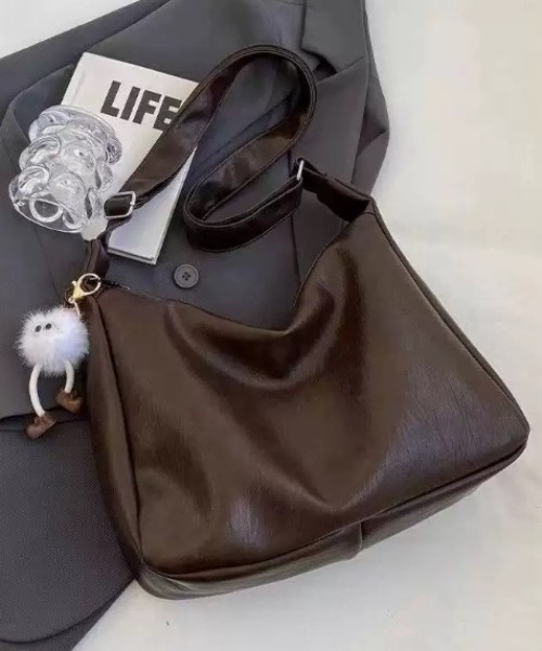 yuue' ( wear )(ユーイ)の「2WAYフェイクレザーショルダーバッグ(ショルダーバッグ・レディース・ダークブラウン/ブラック・FREE)」の21枚目の写真