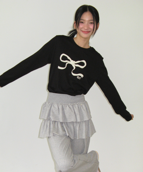 RONRON(ロンロン)の「EMBO HEART RIBBON BASIC FIT LONG SLEEVE BLACK(Tシャツ/カットソー・レディース・その他・FREE)」の3枚目の写真