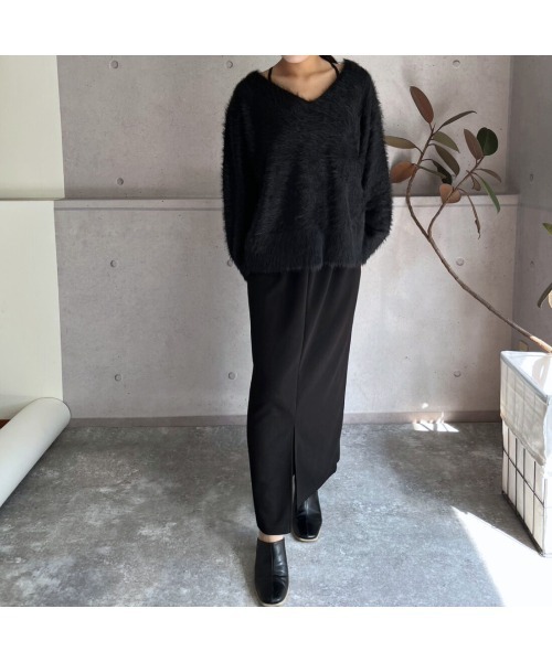 amini(アミニ)の「バックリボン Vネックシャギーニットプルオーバー(ニット/セーター・レディース・アイボリー/ブラック・FREE)」の5枚目の写真