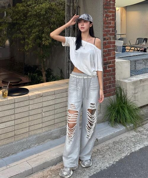 NICK&NICOLE(ニックアンドニコール)の「DESTROYED COTTON LOUNGE PANTS_GRAY(スウェットパンツ・レディース・グレー系その他・FREE)」の3枚目の写真