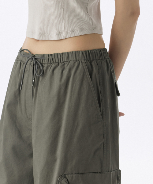 MUSINSA STANDARD WOMAN（ムシンサスタンダードウーマン）の「ウィメンズコットンパラシュートカーゴパンツ[カーキ]（スウェットパンツ・レディース・その他・30/24/26/28/22）」の7枚目の写真
