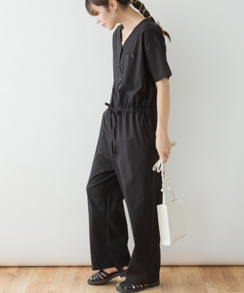 aity(アイティ)の「Vネックオールインワンパンツ コットン 無地(つなぎ/オールインワン・レディース・ブラック/モカ/グレイッシュベージュ・M~L/4L~5L/LL~3L)」の5枚目の写真