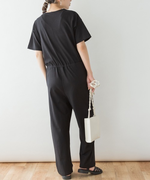 aity(アイティ)の「Vネックオールインワンパンツ コットン 無地(つなぎ/オールインワン・レディース・ブラック/モカ/グレイッシュベージュ・M~L/4L~5L/LL~3L)」の6枚目の写真
