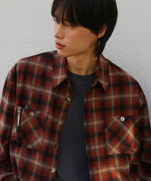 LEIRE（ルアール）の「ツーポケットオンブレチェックシャツ[レッド]（シャツ/ブラウス・メンズ・その他・MEDIUM/LARGE/X-LARGE）」の3枚目の写真
