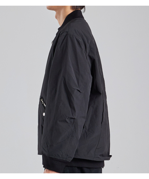 BUTTON SEOUL(ボタンソウル)の「ミニマル斜めポケットブルゾンジップアップジャケット(ブラック)(MA-1・メンズ・その他・LARGE/X-LARGE/MEDIUM)」の7枚目の写真