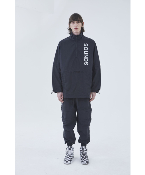 BMUETTE(ビムウィエ)の「ジッパーディテールアノラックジャンパー(ナイロンジャケット・メンズ・ブラック・SMALL/MEDIUM)」の1枚目の写真