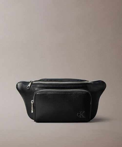 Calvin Klein(カルバン・クライン)の「クロスボディバッグ - ウェビングストラップウエストバッグ(ショルダーバッグ・メンズ・ブラック・FREE)」の5枚目の写真