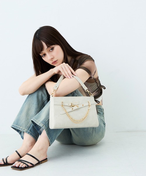 MURUA（ムルーア）の「MURUA(ムルーア)2WAYショルダーバッグ MR-B1424 ベルトシリーズ（ショルダーバッグ・レディース・ブラウン/アイボリー/ブラック・FREE）」の6枚目の写真