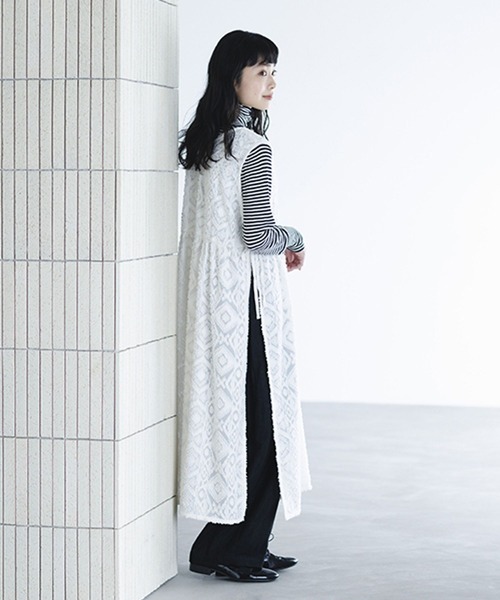 studio CLIP（スタディオクリップ）の「《natural by clip》ダブルフロントカットジャガードベストワンピース（ベスト・レディース・アイボリー/ブラック・FREE）」の22枚目の写真