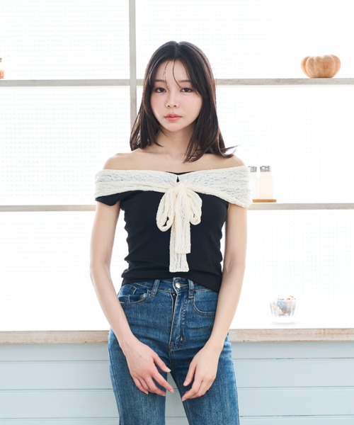 Lallana(ララーナ)の「Lace Off-Shoulder Ribbon Top/レースオフショルダーリボントップス(Tシャツ/カットソー・レディース・ネイビー/ブラック・FREE)」の4枚目の写真