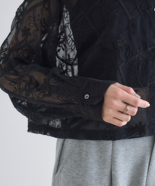 Paradise Picnic（パラダイスピクニック）の「cloche レース生地ショートシャツ（シャツ/ブラウス・レディース・アイボリー/ブラック・FREE）」の3枚目の写真