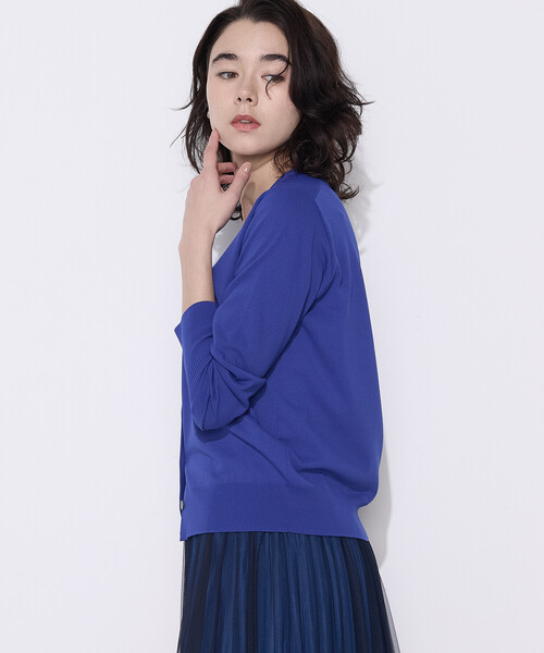 COMME CA（コムサ）の「コットンダルストレッチ Vネックカーディガン（カーディガン/ボレロ・レディース・オフホワイト/ブルー/グレー・11号/9号）」の3枚目の写真